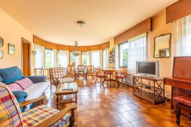 8 soveværelse Villa til salg i Bergondo - € 385.000 (Ref: 9125262)