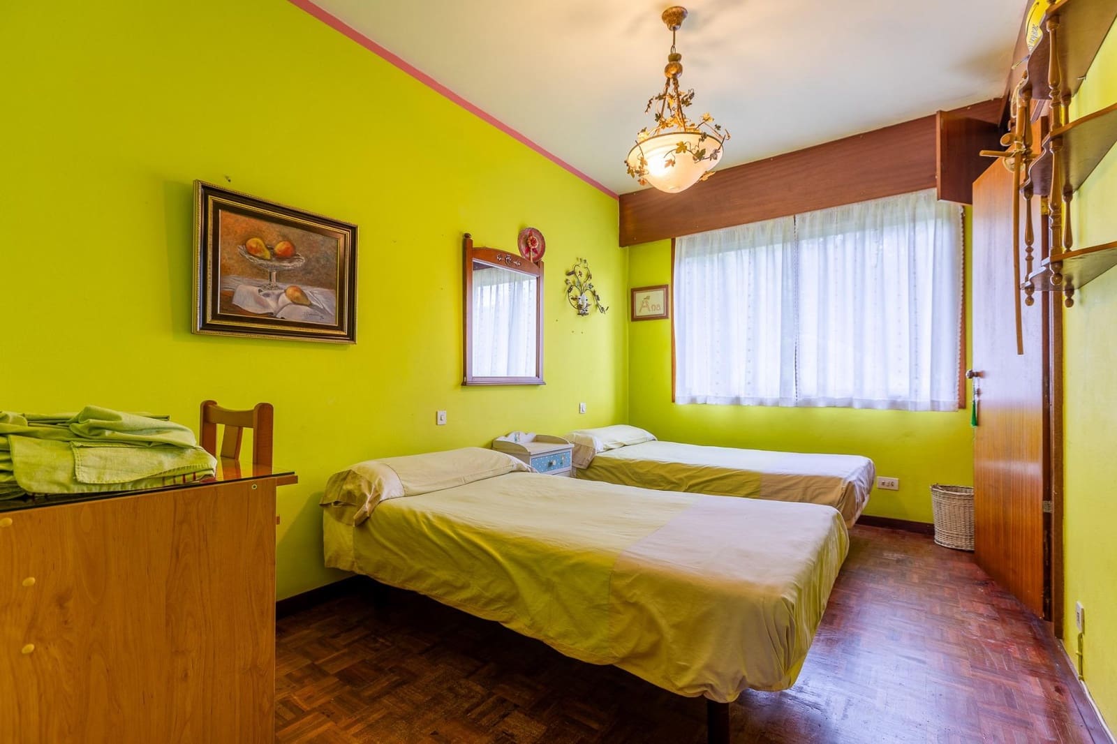 8 bedroom Villa for sale in Bergondo - € 385,000 (Ref: 9125262)