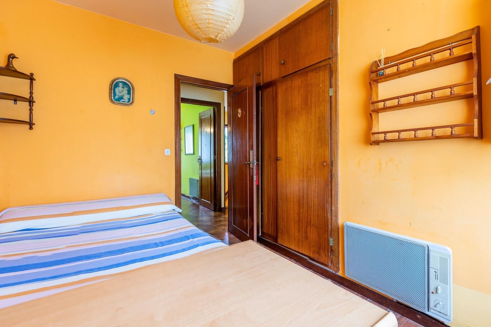 8 bedroom Villa for sale in Bergondo - € 385,000 (Ref: 9125262)