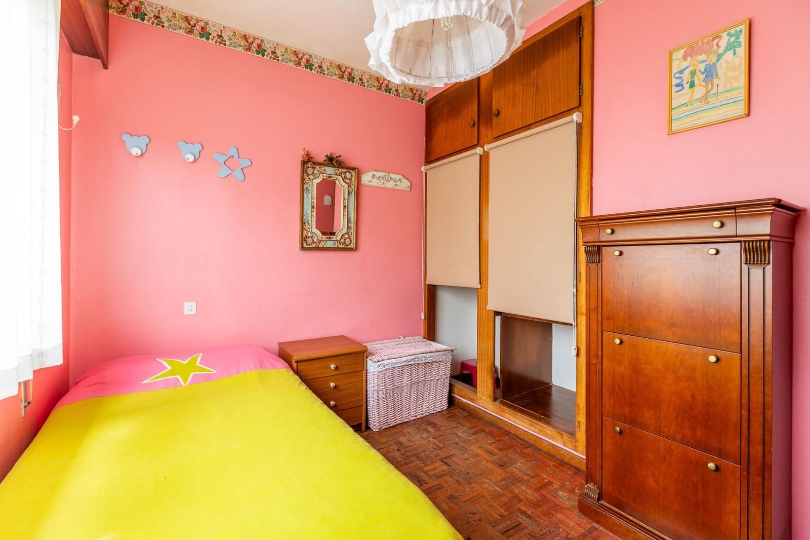 8 bedroom Villa for sale in Bergondo - € 385,000 (Ref: 9125262)