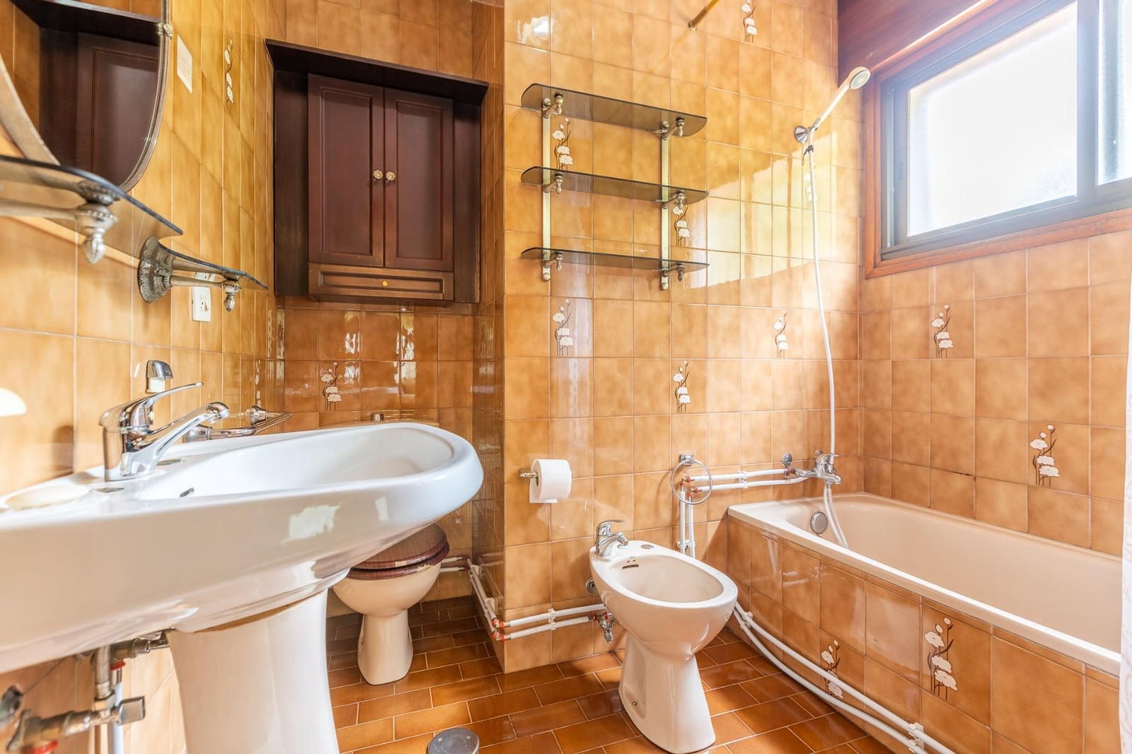 8 bedroom Villa for sale in Bergondo - € 385,000 (Ref: 9125262)