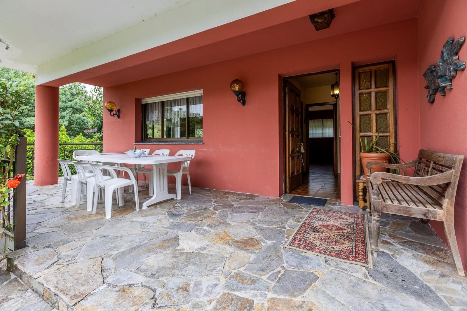 8 bedroom Villa for sale in Bergondo - € 385,000 (Ref: 9125262)