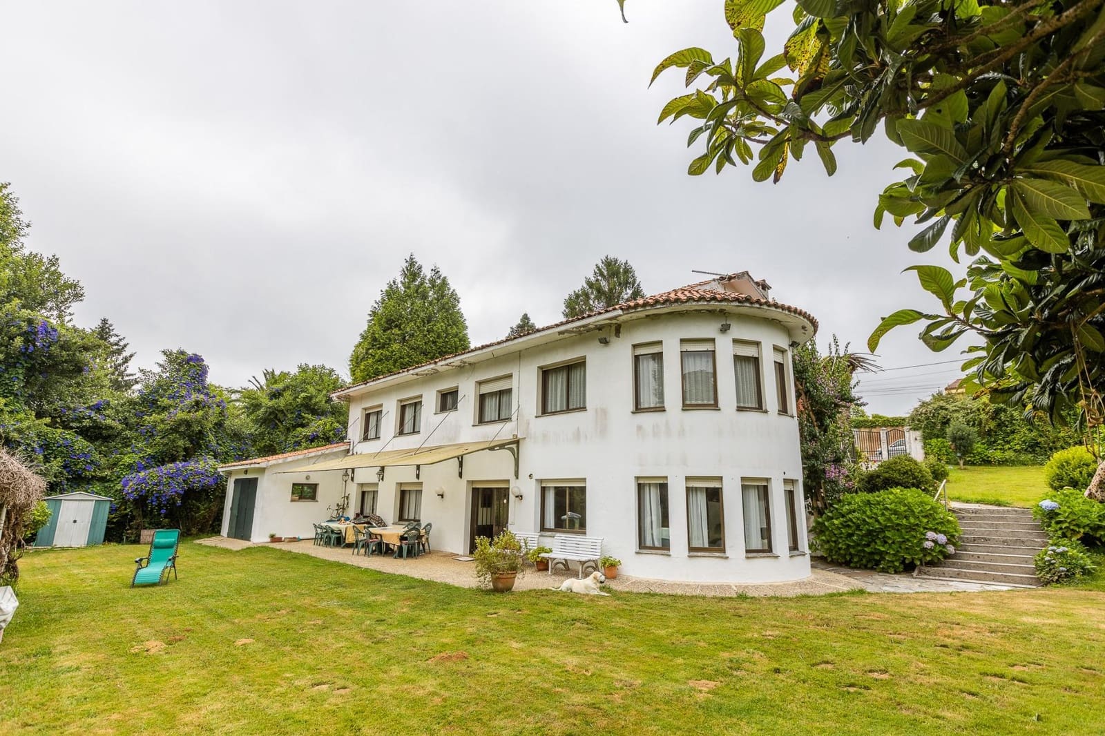 8 bedroom Villa for sale in Bergondo - € 385,000 (Ref: 9125262)