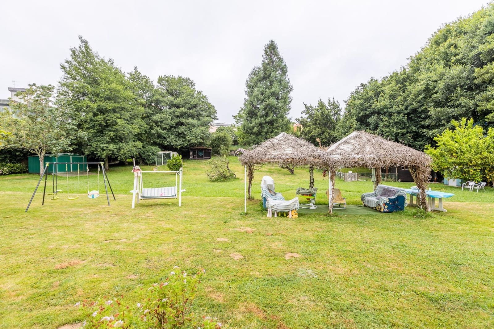 8 bedroom Villa for sale in Bergondo - € 385,000 (Ref: 9125262)