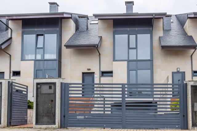 4 sovrum Radhus till salu i Culleredo - 340 000 € (Ref: 9125267)