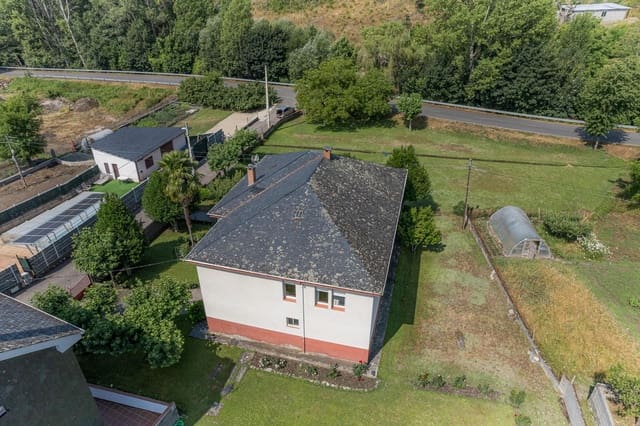 3 slaapkamer Villa te koop in Vega de Espinareda - € 250.000 (Ref: 9125269)