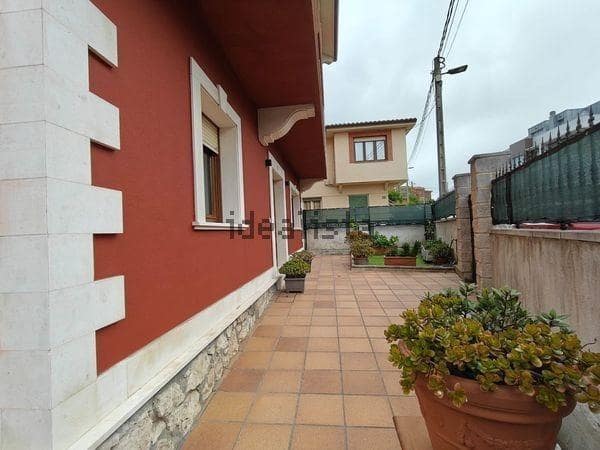 Villa til salg i Santander - € 698.000 (Ref: 9125274)