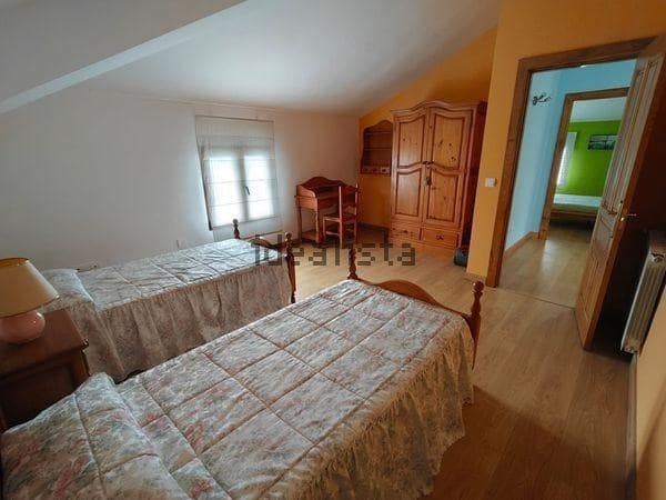 Villa til salg i Santander - € 698.000 (Ref: 9125274)