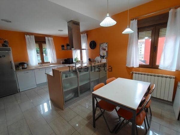 Villa til salg i Santander - € 698.000 (Ref: 9125274)