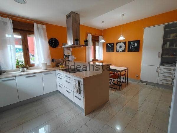 Villa til salg i Santander - € 698.000 (Ref: 9125274)