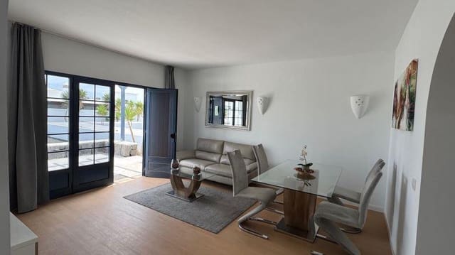 2 soveværelse Villa til salg i Playa Blanca, Yaiza - € 275.000 (Ref: 9130376)