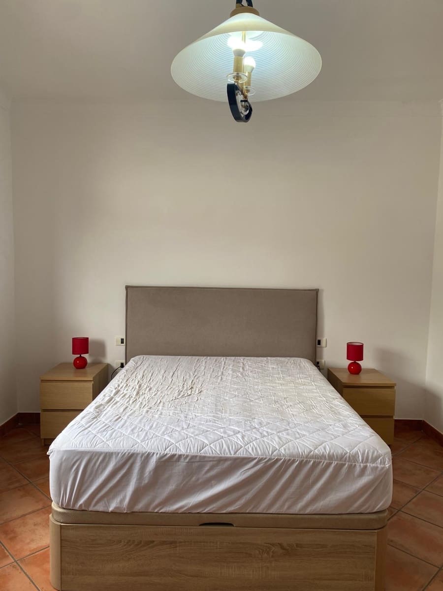 4 soveværelse Rækkehus til leje i Firgas med garage - € 1.100 (Ref: 9145701)