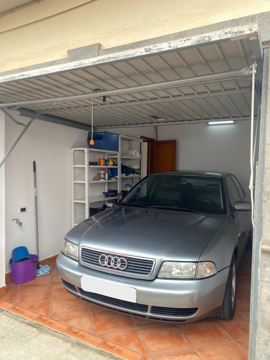 4 soveværelse Rækkehus til leje i Firgas med garage - € 1.100 (Ref: 9145701)