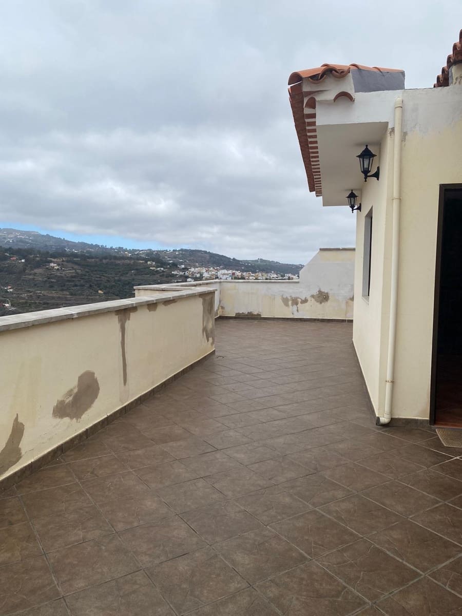 4 soveværelse Rækkehus til leje i Firgas med garage - € 1.100 (Ref: 9145701)