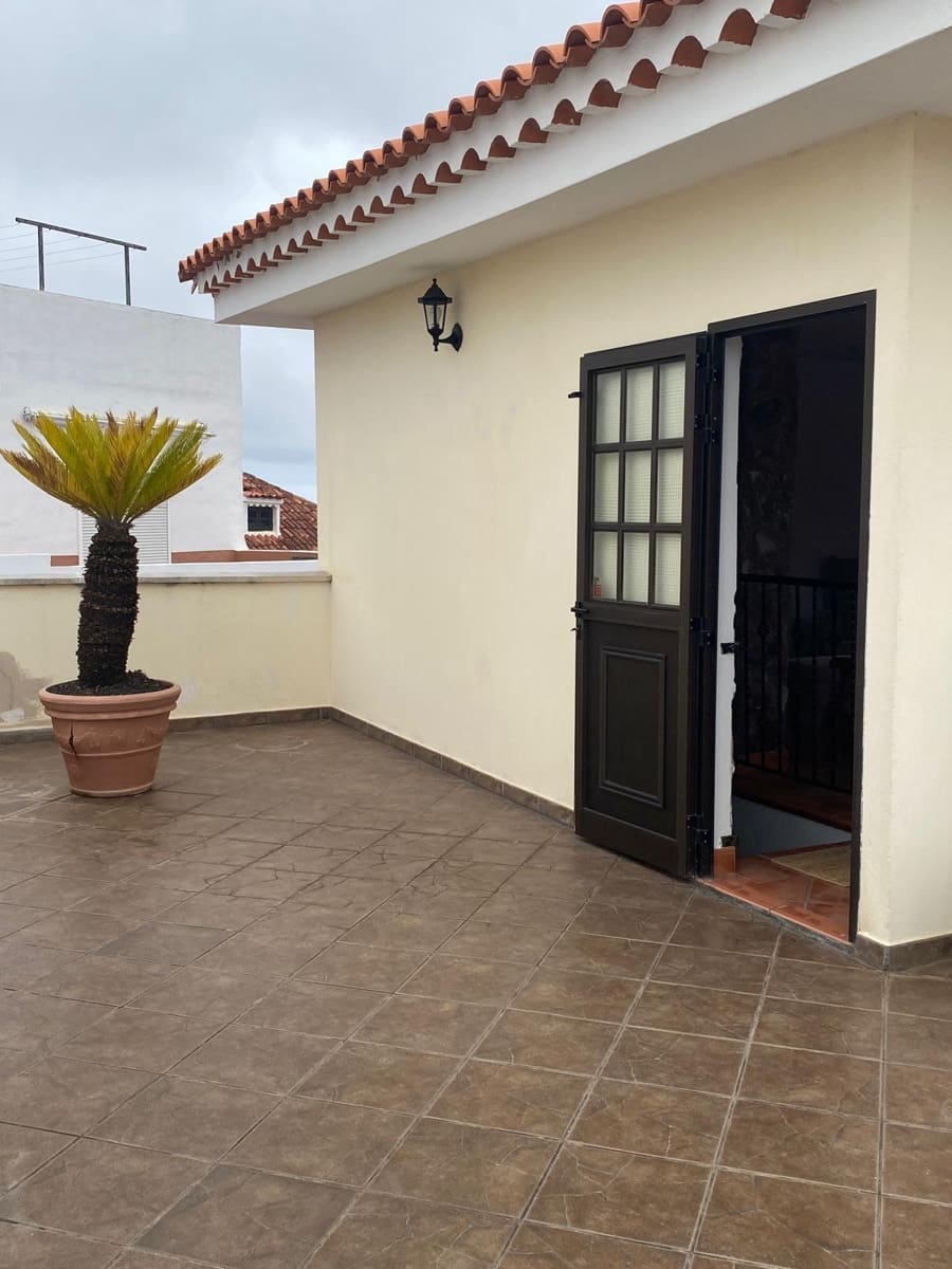 4 soveværelse Rækkehus til leje i Firgas med garage - € 1.100 (Ref: 9145701)