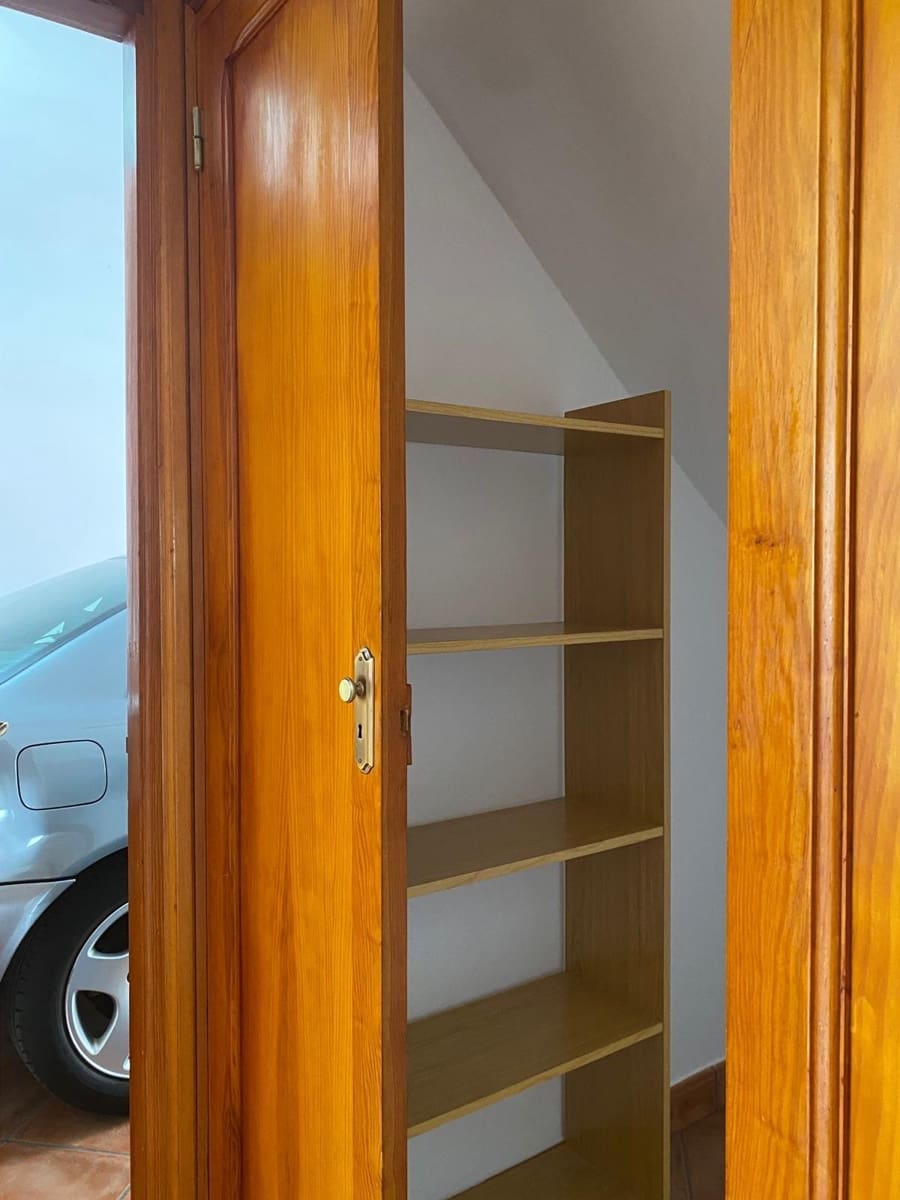 4 soveværelse Rækkehus til leje i Firgas med garage - € 1.100 (Ref: 9145701)