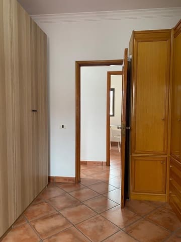 4 sovrum Radhus att hyra i Firgas med garage - 1 100 € (Ref: 9145701)