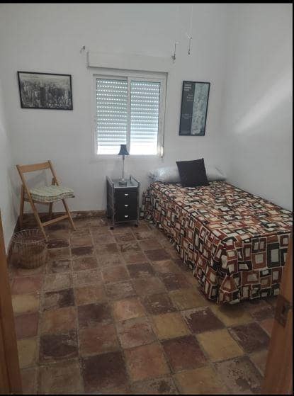 Chalet de 4 habitaciones en Jaén ciudad en venta con garaje - 130.000 € (Ref: 9147357)
