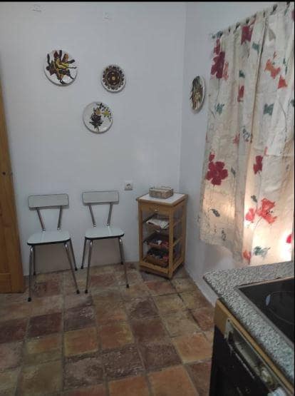 Chalet de 4 habitaciones en Jaén ciudad en venta con garaje - 130.000 € (Ref: 9147357)