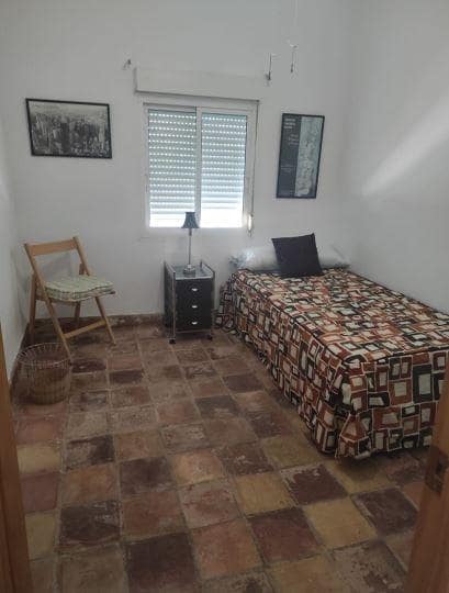 Chalet de 4 habitaciones en Jaén ciudad en venta con garaje - 130.000 € (Ref: 9147357)