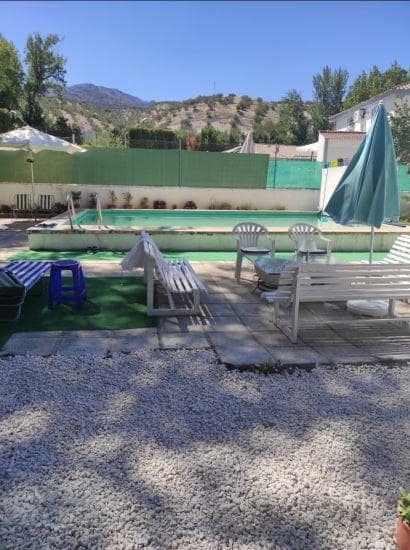 Chalet de 4 habitaciones en Jaén ciudad en venta con garaje - 130.000 € (Ref: 9147357)