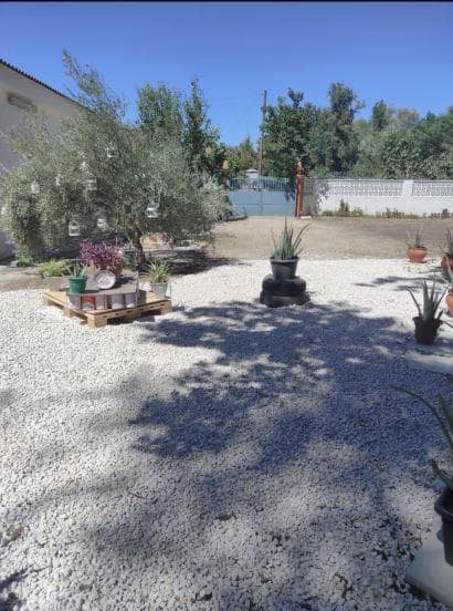 Chalet de 4 habitaciones en Jaén ciudad en venta con garaje - 130.000 € (Ref: 9147357)