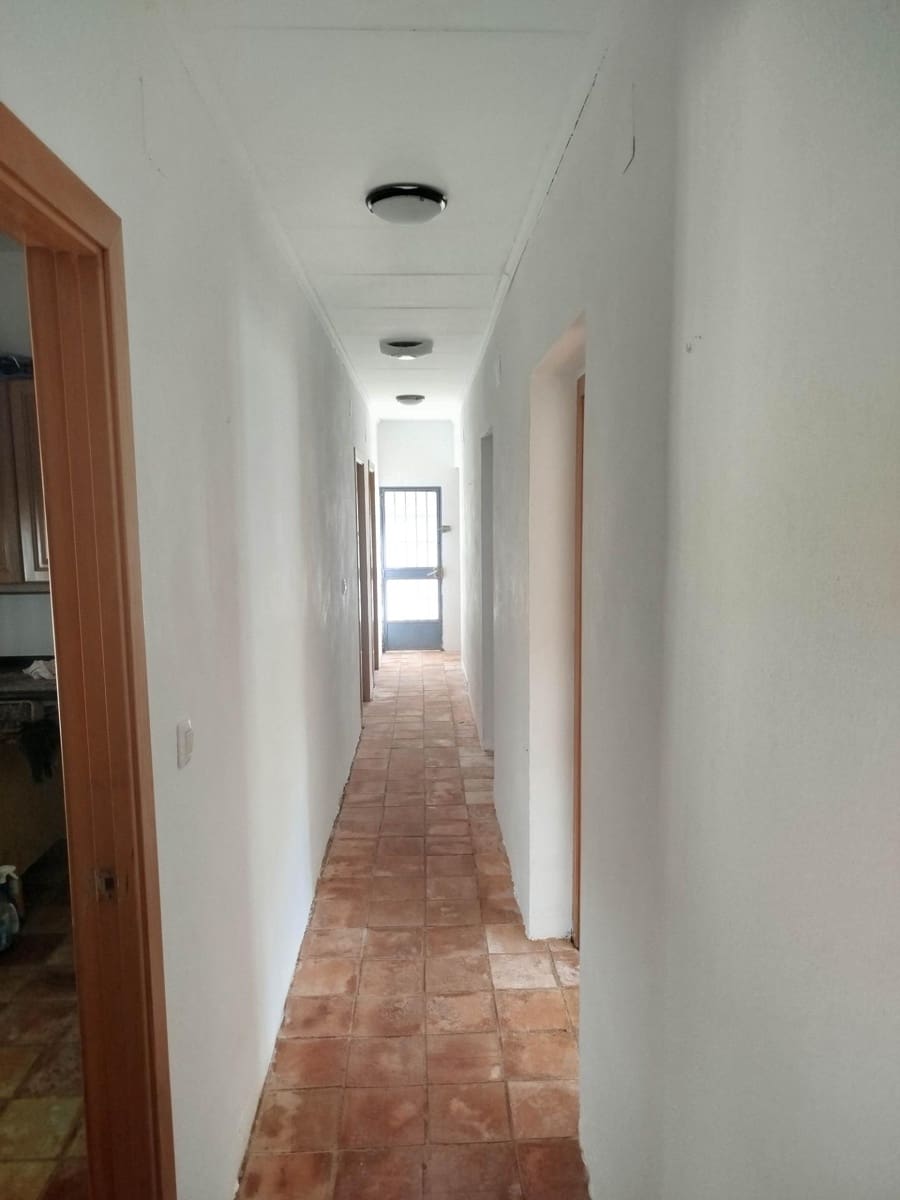 Chalet de 4 habitaciones en Jaén ciudad en venta con garaje - 130.000 € (Ref: 9147357)