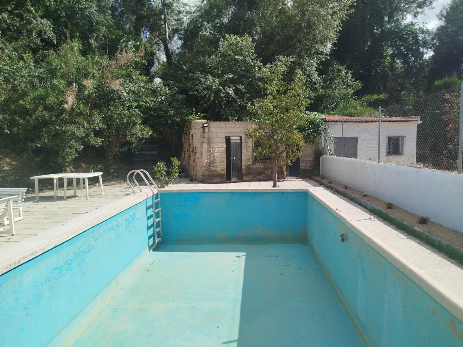 Chalet de 4 habitaciones en Jaén ciudad en venta con garaje - 130.000 € (Ref: 9147357)