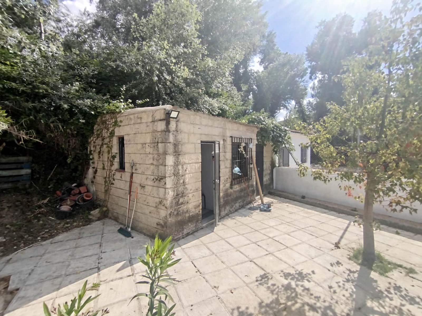 Chalet de 4 habitaciones en Jaén ciudad en venta con garaje - 130.000 € (Ref: 9147357)