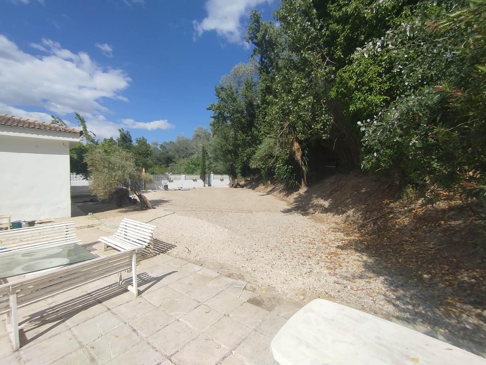 Chalet de 4 habitaciones en Jaén ciudad en venta con garaje - 130.000 € (Ref: 9147357)