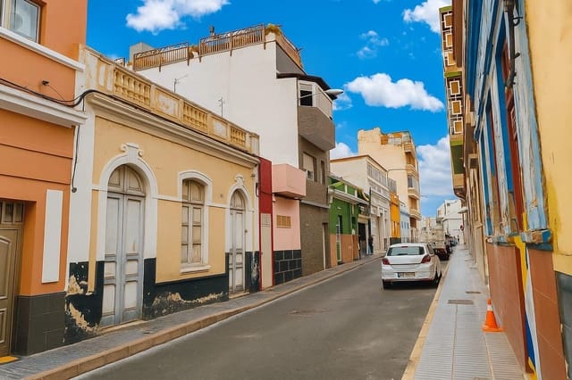 2 soveværelse Byhus til salg i Las Palmas de Gran Canaria - € 142.000 (Ref: 9152376)