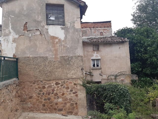 8 soveværelse Semi-Rækkehus til salg i Bergasa - € 39.900 (Ref: 9197898)