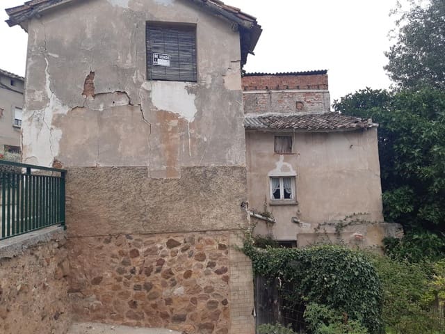 8 soveværelse Semi-Rækkehus til salg i Bergasa - € 39.900 (Ref: 9197898)