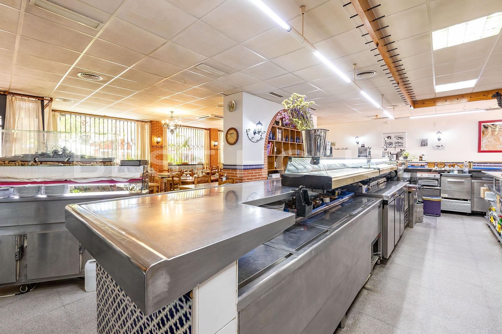 Erhverv til salg i Murcia by - € 440.000 (Ref: 9230939)