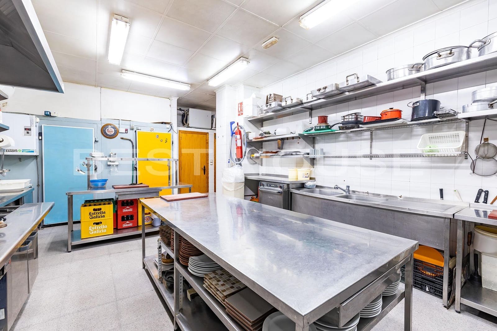 Erhverv til salg i Murcia by - € 440.000 (Ref: 9230939)