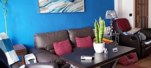 3 bedroom Flat for sale in Jaén city - € 125,000 (Ref: 9230943)