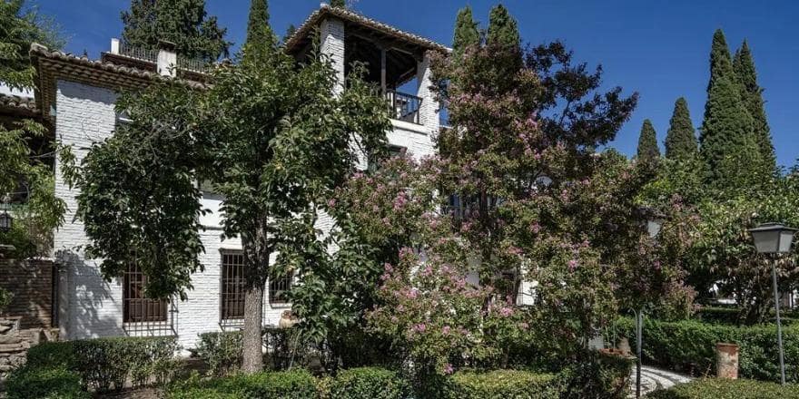 12 soveværelse Villa til salg i Granada by med garage - € 4.990.000 (Ref: 9230946)