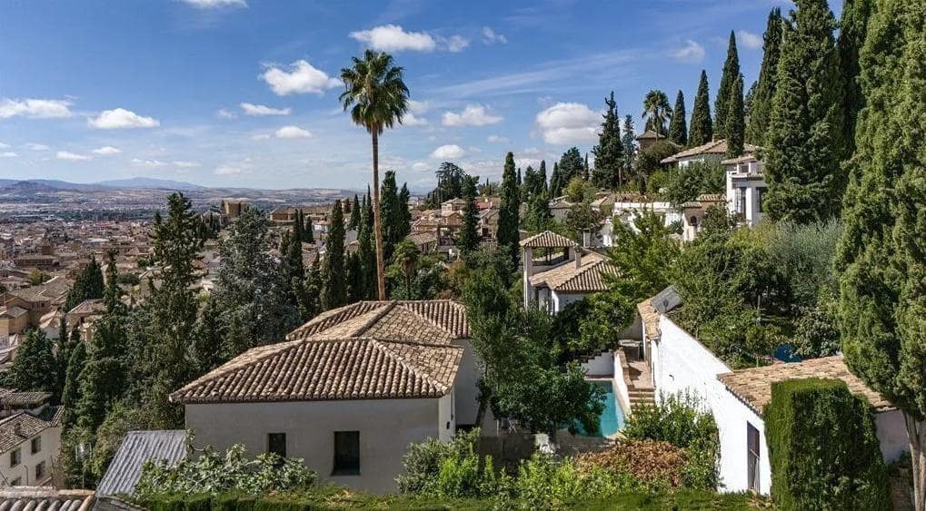 12 soveværelse Villa til salg i Granada by med garage - € 4.990.000 (Ref: 9230946)