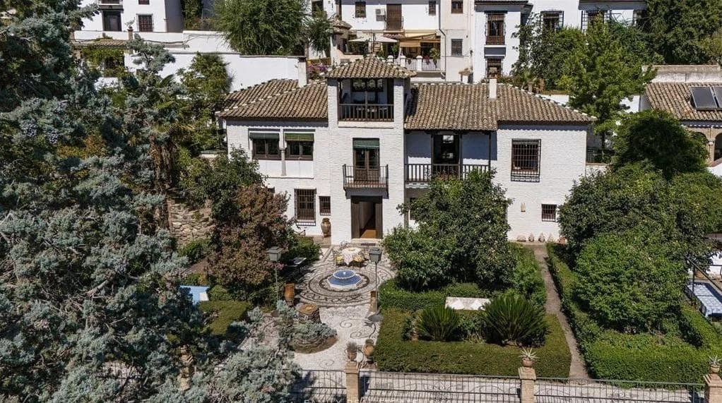 12 soveværelse Villa til salg i Granada by med garage - € 4.990.000 (Ref: 9230946)