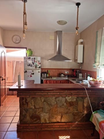 4 soveværelse Villa til salg i Arroyo del Moro, Córdoba by med swimmingpool - € 170.000 (Ref: 9240235)