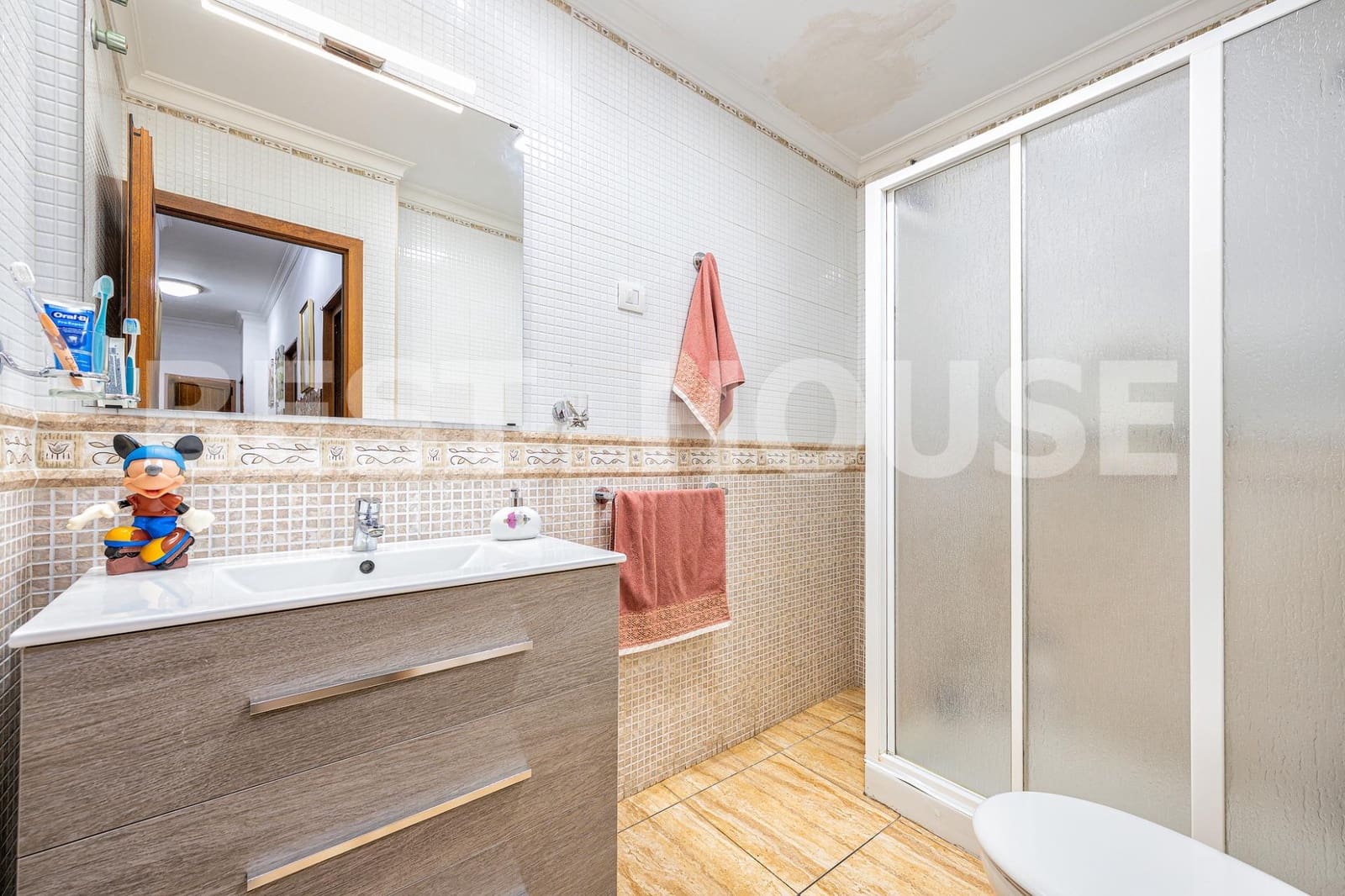 7 slaapkamer Flat te koop in Las Palmas de Gran Canaria - € 390.000 (Ref: 9240241)