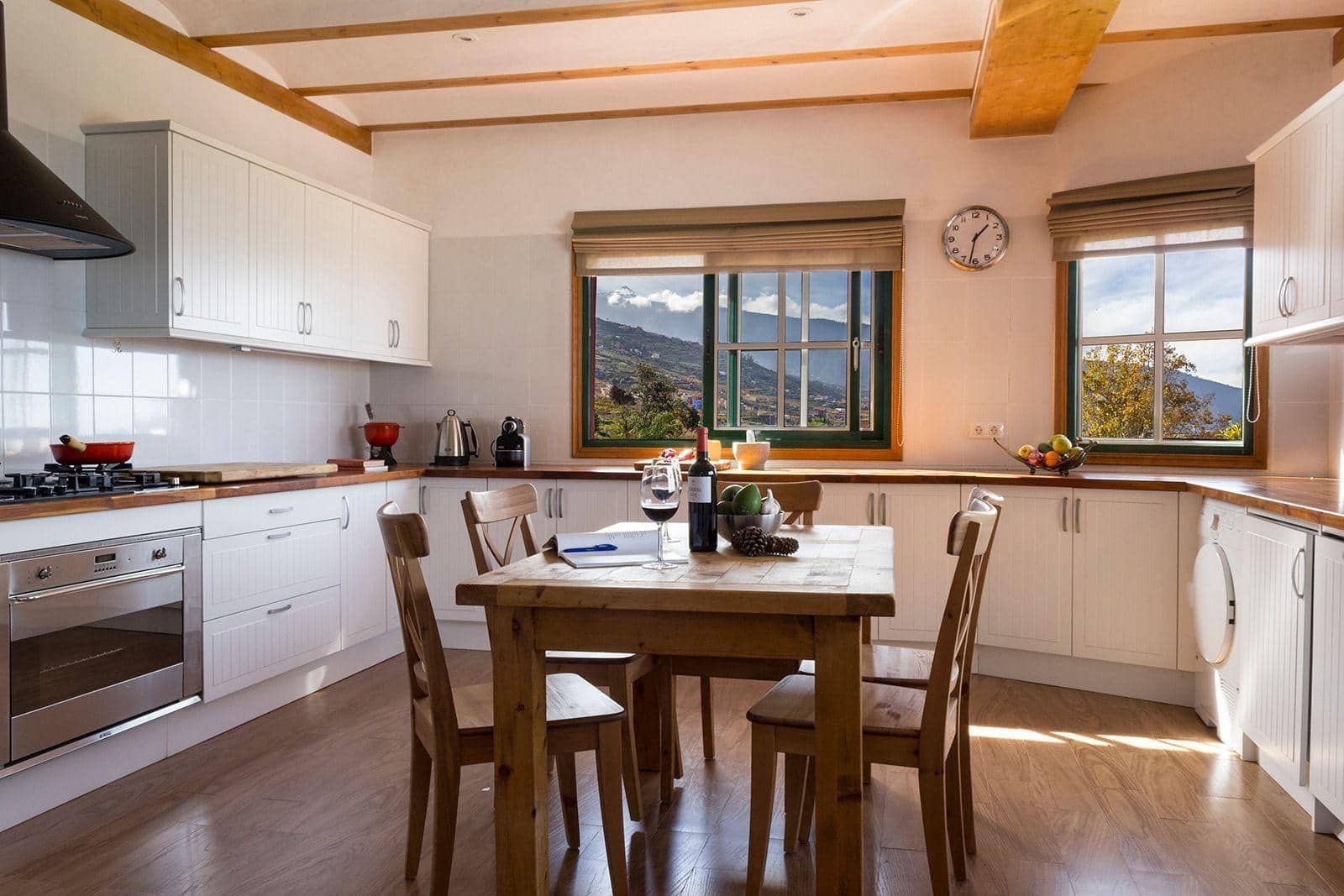 4 soveværelse Finca/Landehus til salg i La Quinta med swimmingpool - € 4.750.000 (Ref: 9240242)