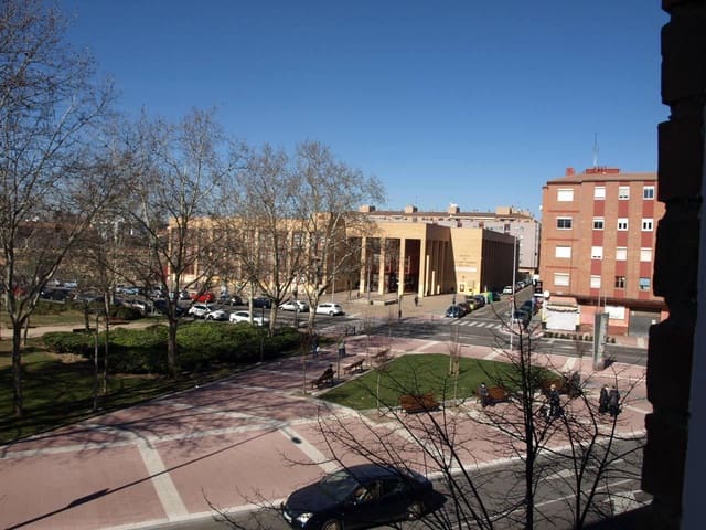 2 soveværelse Lejlighed til salg i Valladolid by - € 100.000 (Ref: 9247103)