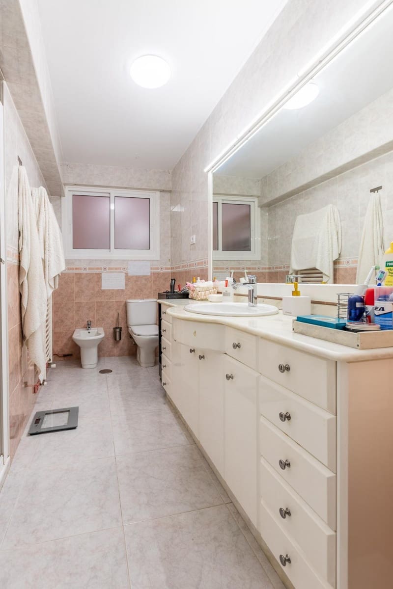 4 bedroom Flat for sale in A Coruna city - € 385,000 (Ref: 9247104)