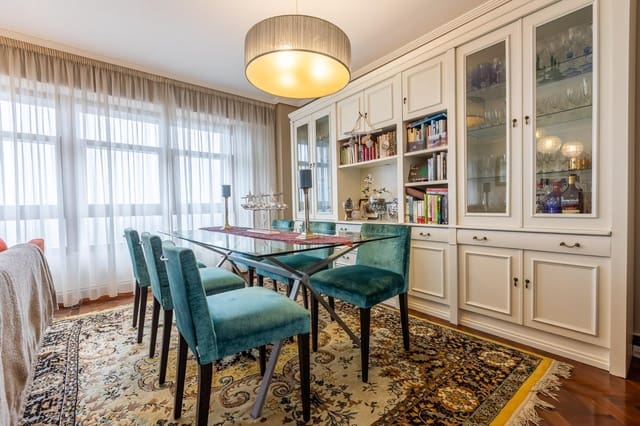 4 soveværelse Lejlighed til salg i A Coruña by - € 385.000 (Ref: 9247104)