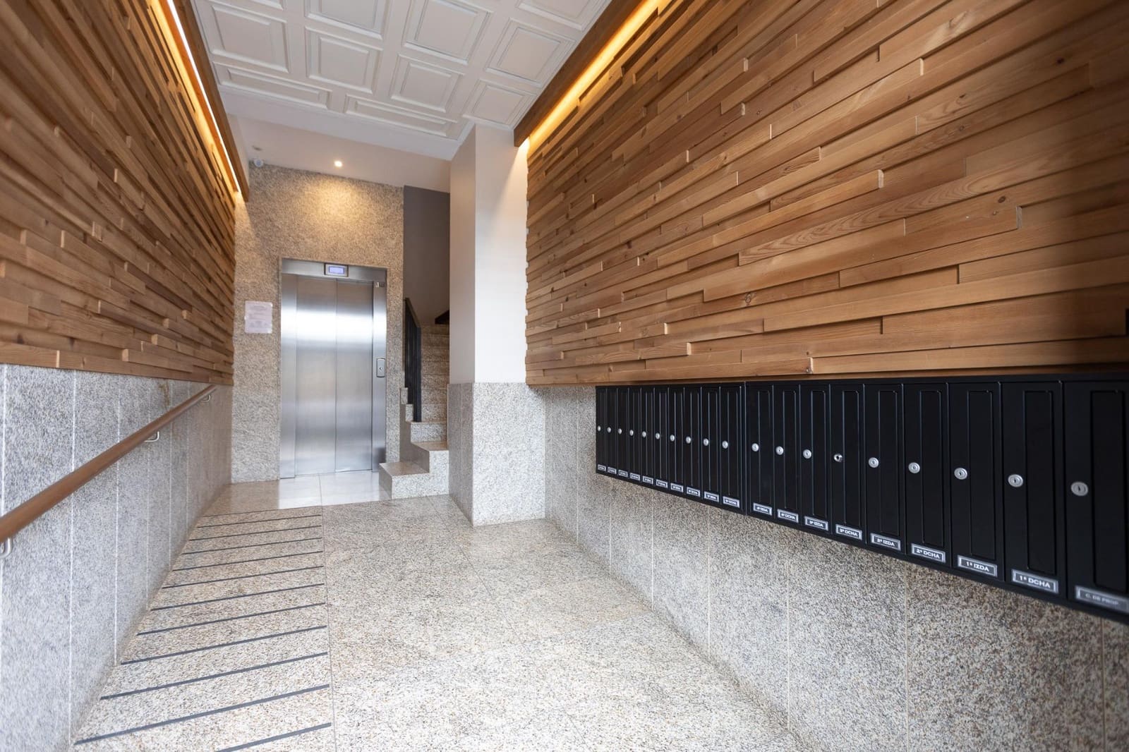 4 bedroom Flat for sale in A Coruna city - € 385,000 (Ref: 9247104)