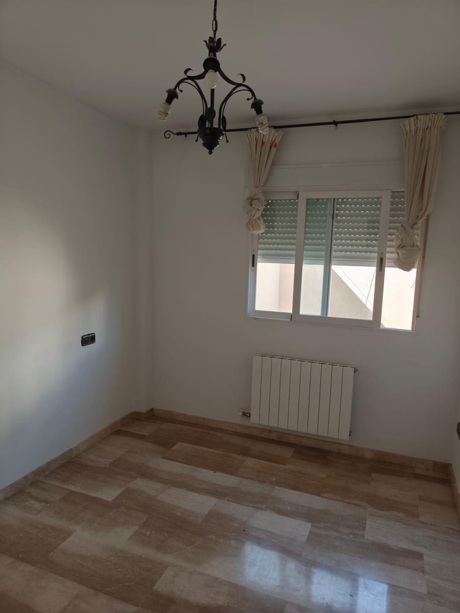 7 bedroom Townhouse for sale in Jaen city with garage - € 375,000 (Ref: 9247106)