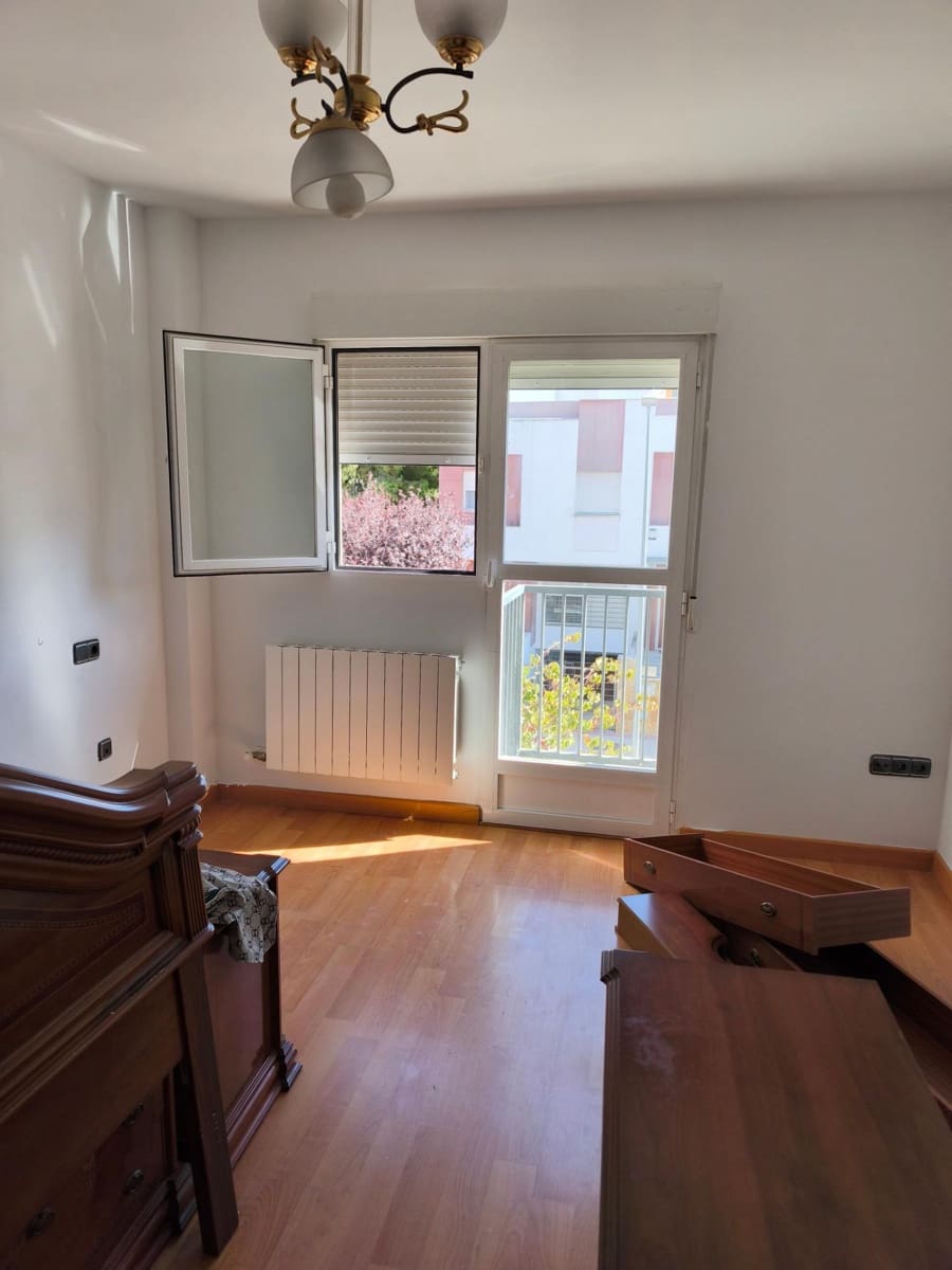 7 bedroom Townhouse for sale in Jaen city with garage - € 375,000 (Ref: 9247106)