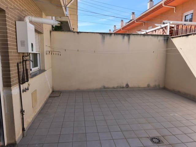 7 bedroom Townhouse for sale in Jaén city with garage - € 375,000 (Ref: 9247106)