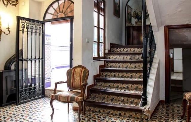 9 bedroom Townhouse for sale in Torredonjimeno - € 165,000 (Ref: 9252269)